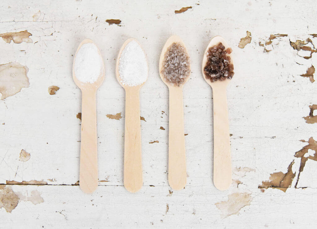 Wooden spoons with the 4 different types of bamboo salt from Bambu® Salz